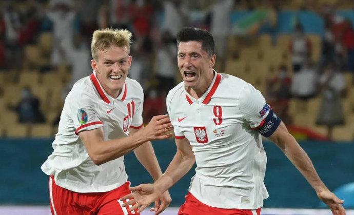 瑞典逆转美国,莱万带队取胜 瑞典逆转美国,莱万带队取胜